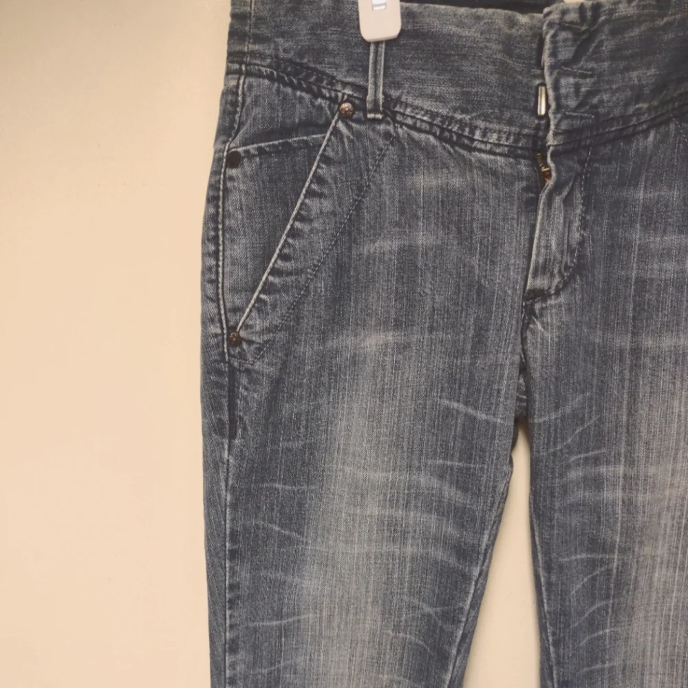 Levi's Blue Women's Dark Wash Straight Leg Denim Jeans Size 30W 32L - Picture 4 of 15